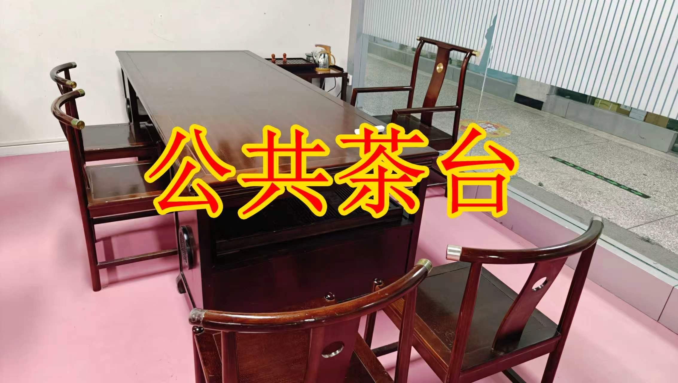 建业智慧港面积灵活：小面积办公室至大面积办公、经营空间均可选择； 部分房源可注册公司，满足企业办公需求； 商铺临街，具备上下水、用电等经营条件； 适合副食品、茶叶、酒水、百货、电商、培训、办公等多种行业。